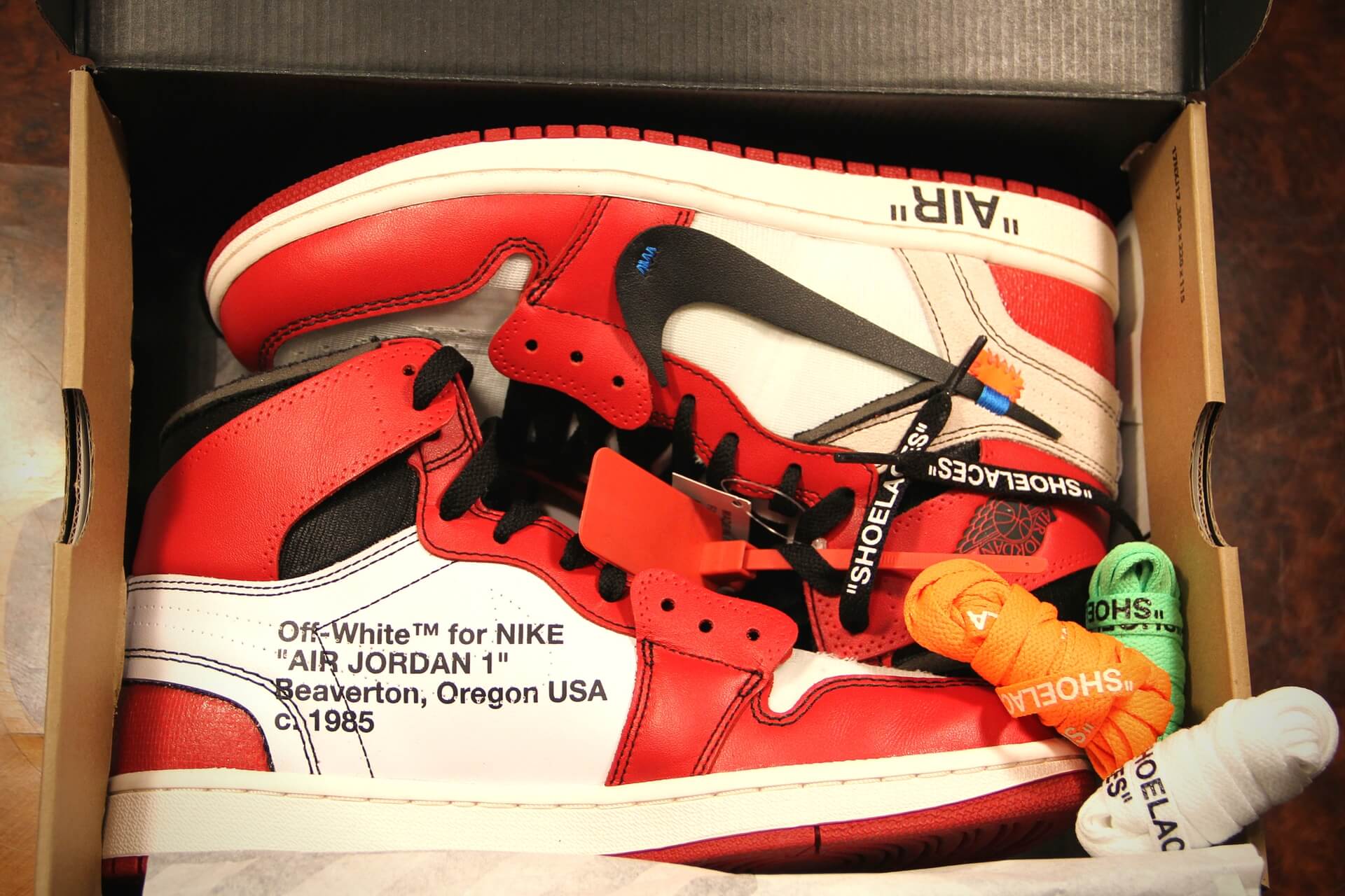 1 off. Off-White for Nike Air Jordan 1 Beaverton, Oregon USA C. 1985. Off White Air Jordan 1 Beaverton 1985 белые. Off White TM for Nike Air Jordan 1 Beaverton Oregon USA C 1985. Off White for Nike Air Jordan 1 Beaverton Oregon USA 1985.